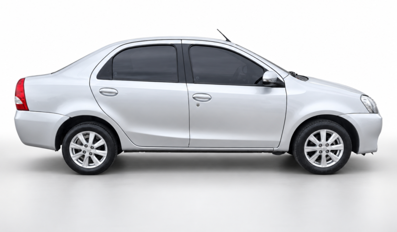 TOYOTA ETIOS XLS 1.5 4P L/18 2017 lleno