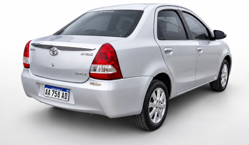TOYOTA ETIOS XLS 1.5 4P L/18 2017 lleno