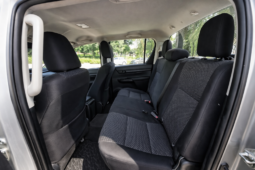 TOYOTA HILUX 4X4 CD 2.4 DX 2022 lleno